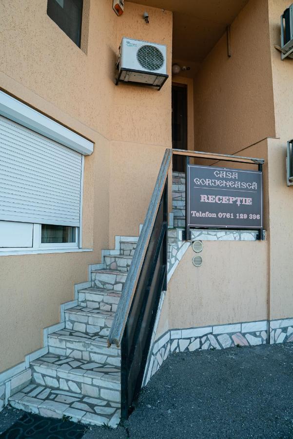 Casa Gorjeneasca Hotell Târgu Jiu Exteriör bild