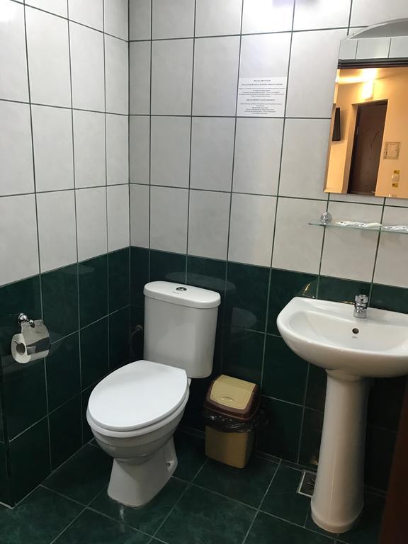 Casa Gorjeneasca Hotell Târgu Jiu Exteriör bild
